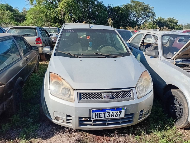 Ford Fiesta 2008 em leilão