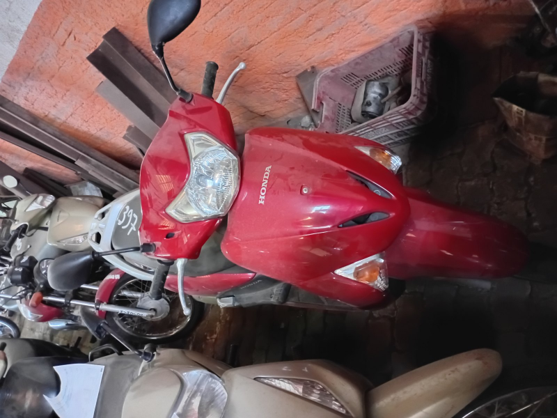 Honda Lead 2010 em leilão