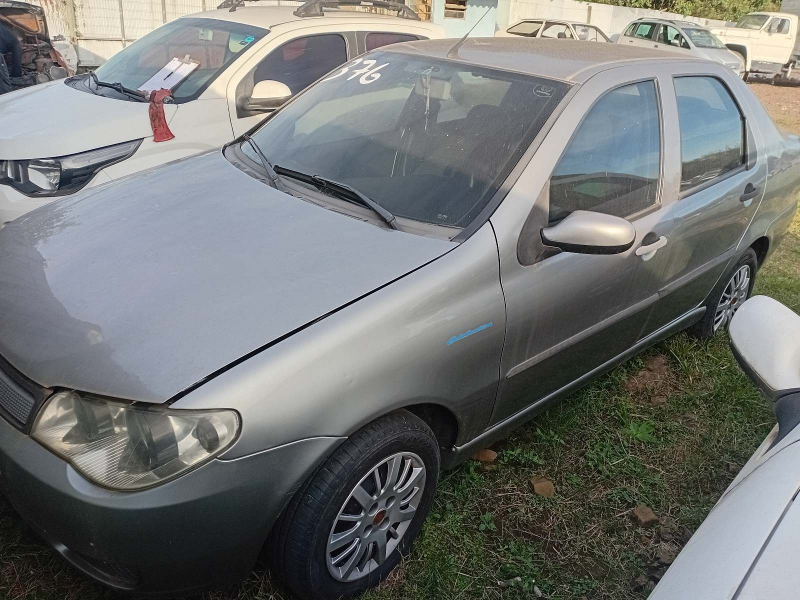 Fiat Siena 2008 em leilão
