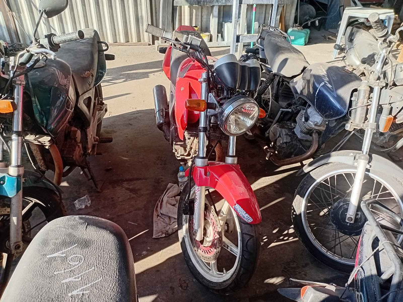 Honda CBX 2004 em leilão
