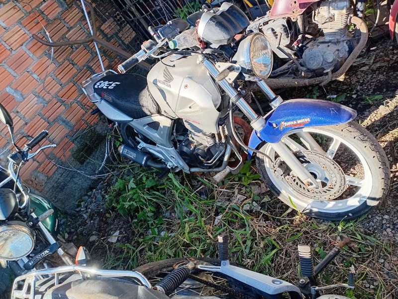 Honda CBX 2005 em leilão