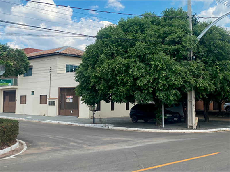 Prédio - Paranaíta - MT, localizado em Paranaíta - MT, bairro Setor Comercial