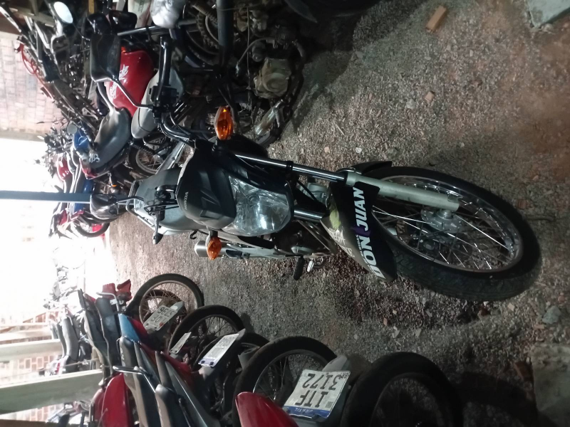 Honda CG 2018 em leilão