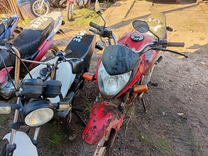 Honda CB 2012 em leilão