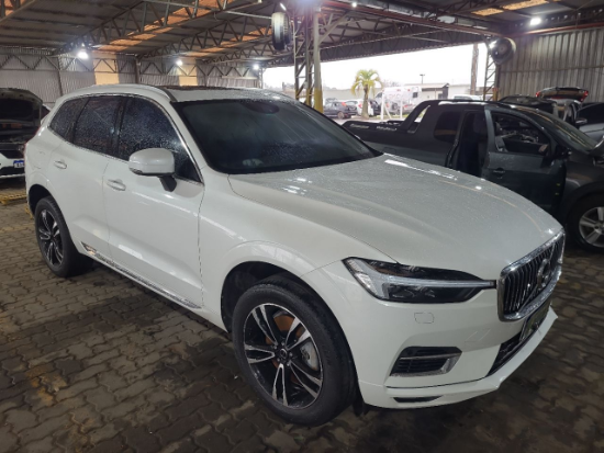 Volvo XC60 T8 MOMENTUM 2021 2021 Gas/Elétrico Sem Chaves