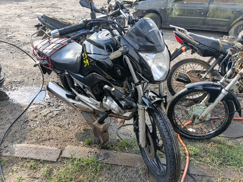 Honda CG 2024 em leilão