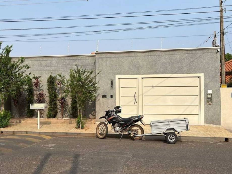 Casa - Macaubal - SP, localizado em Macaubal - SP, bairro Centro