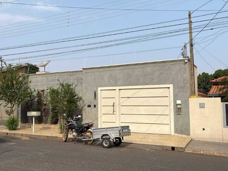 Casa - Macaubal - SP, localizado em Macaubal - SP, bairro Centro