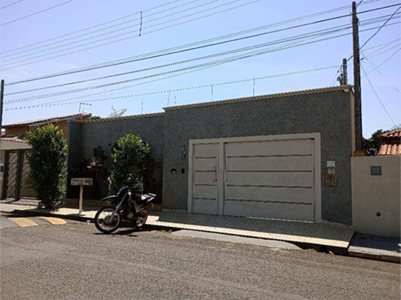 Casa - Macaubal - SP, localizado em Macaubal - SP, bairro Centro
