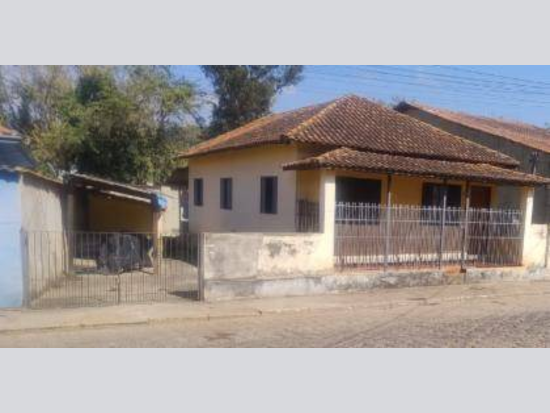 Casa - Piranguçu - MG