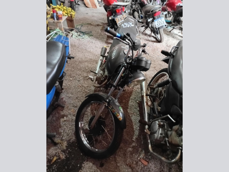 Honda CG 2008 em leilão
