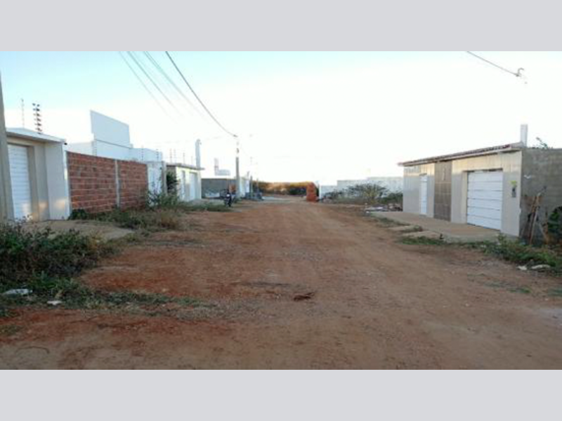 Casa - Afogados da Ingazeira - PE, localizado em Afogados Da Ingazeira - PE, bairro Campinhos