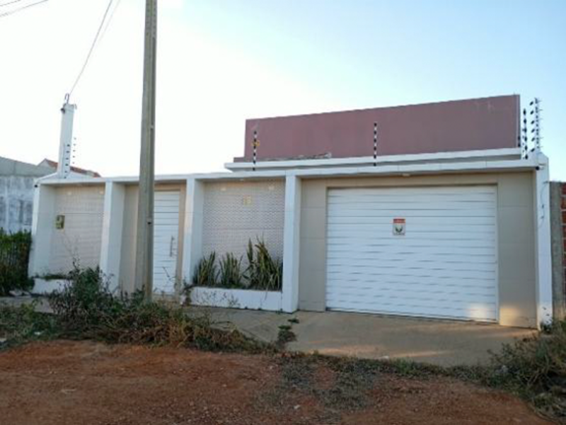 Casa - Afogados da Ingazeira - PE, localizado em Afogados Da Ingazeira - PE, bairro Campinhos