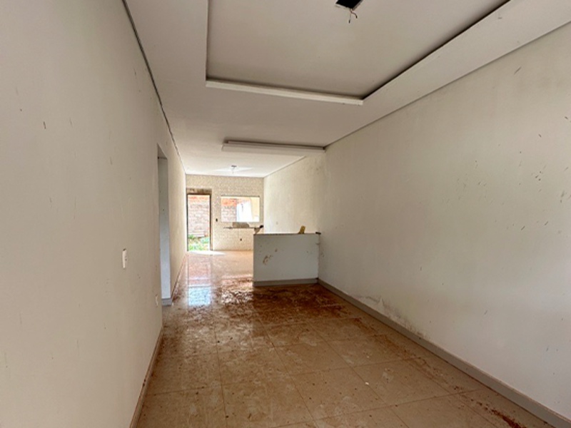 Casa - Poconé - MT, localizado em Poconé - MT, bairro Centro