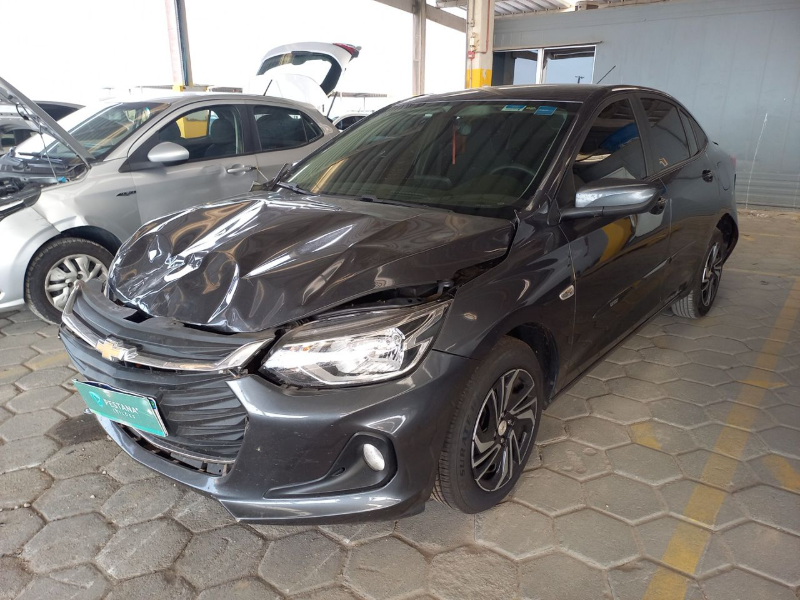 Chevrolet Onix 2024 em leilão