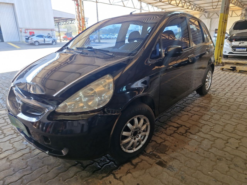 Honda Fit 2004 em leilão