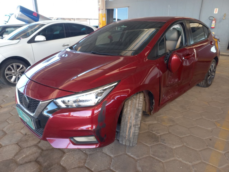 Nissan Versa 2021 em leilão