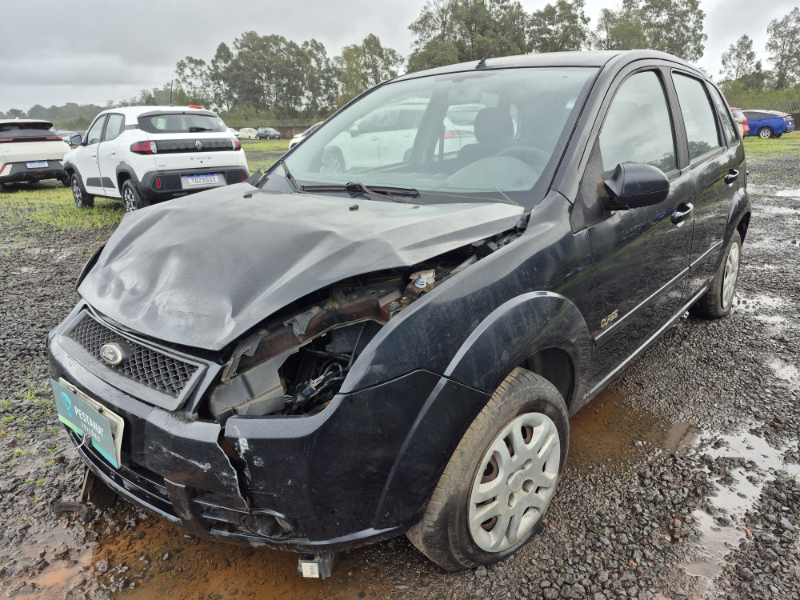 Ford Fiesta 2010 em leilão