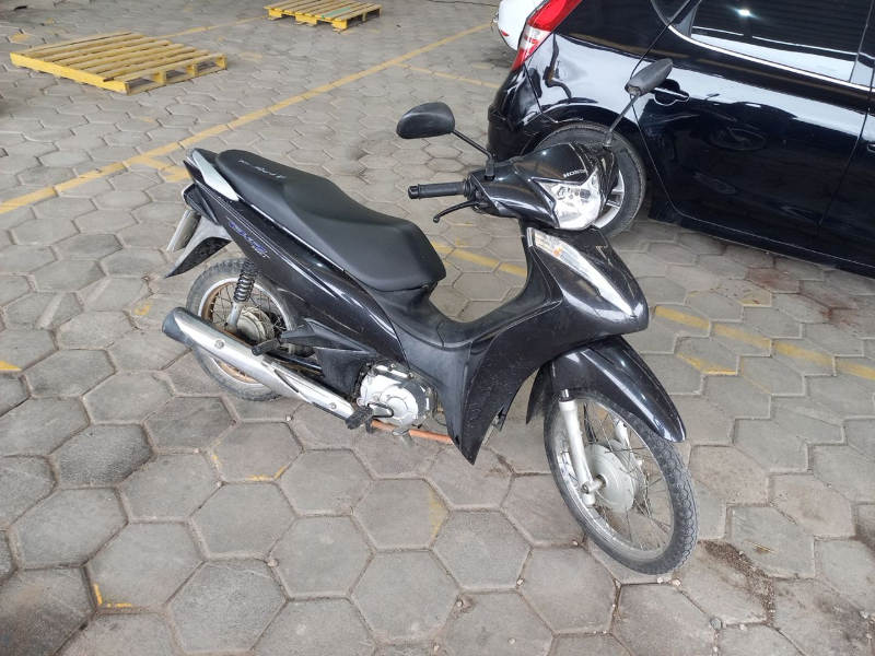 Honda Biz 2021 em leilão