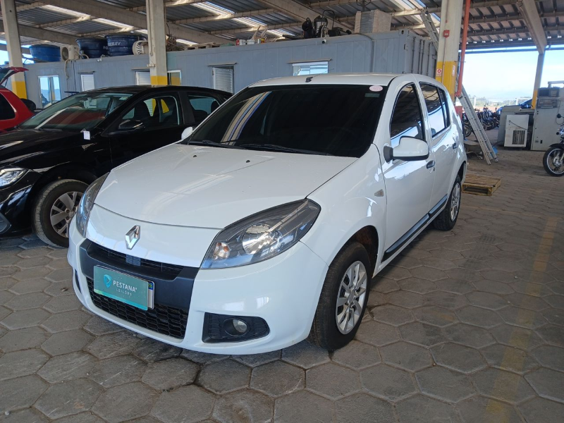Renault Sandero 2014 em leilão
