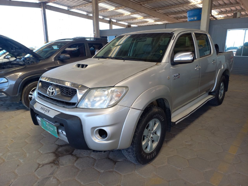 Toyota Hilux 2010 em leilão