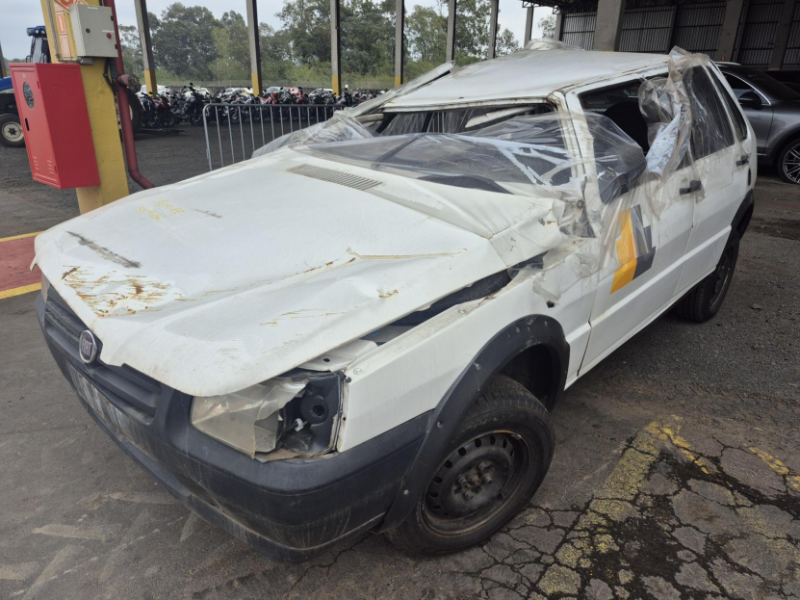 Fiat Uno 2012 em leilão