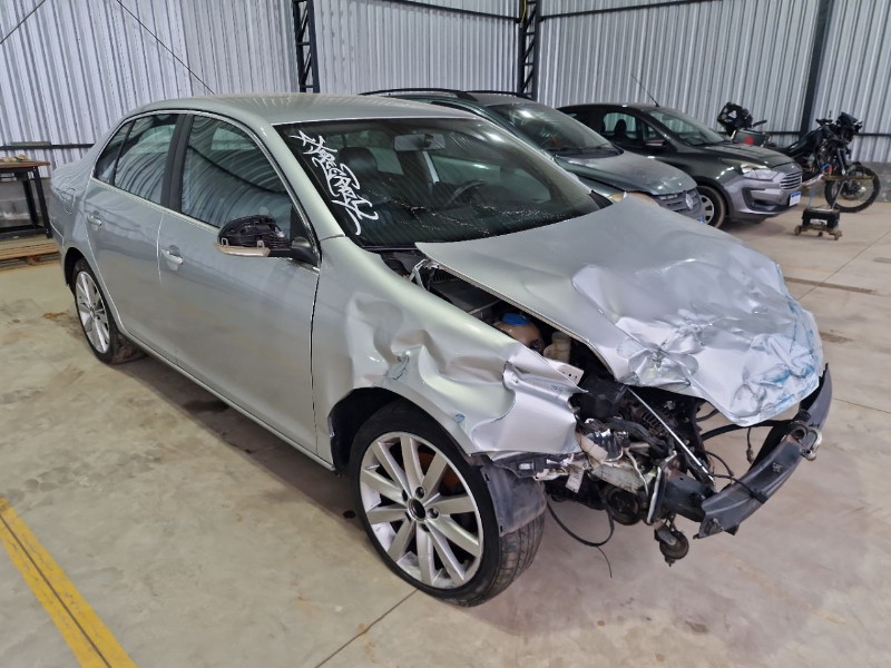 Volkswagen Jetta 2008 em leilão