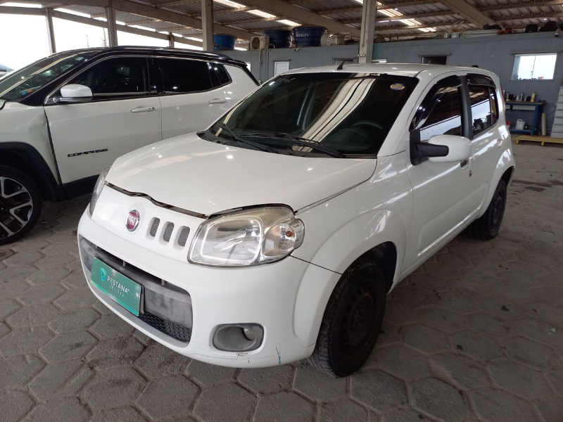 Fiat Uno 2014 em leilão
