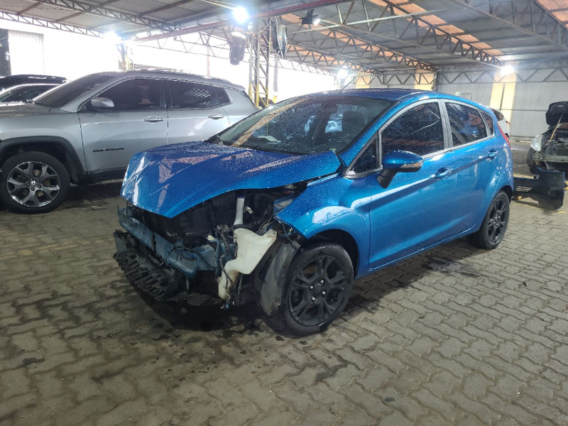 Ford Fiesta 2015 em leilão