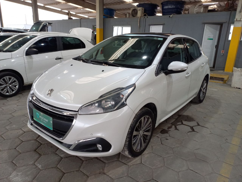 Peugeot 208 2017 em leilão