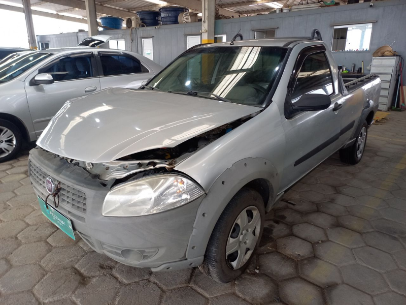 Fiat Strada 2013 em leilão