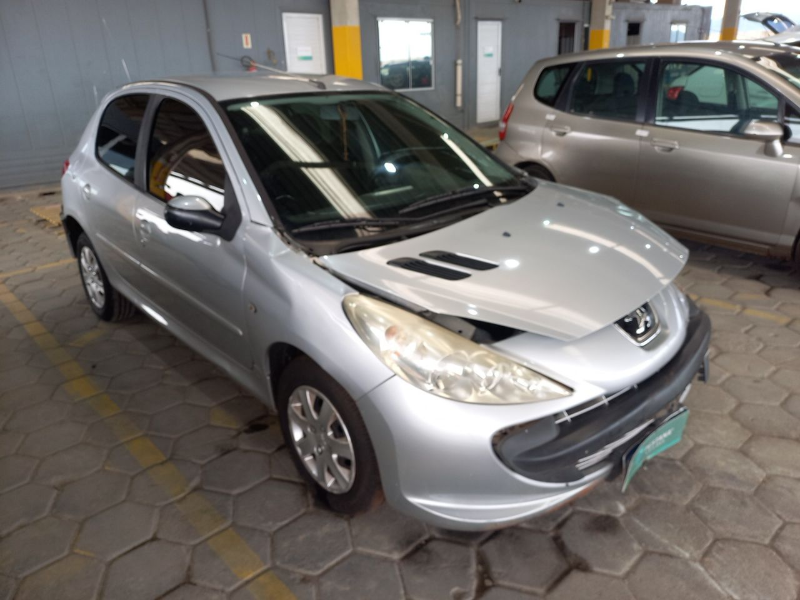 Peugeot 207 2011 em leilão