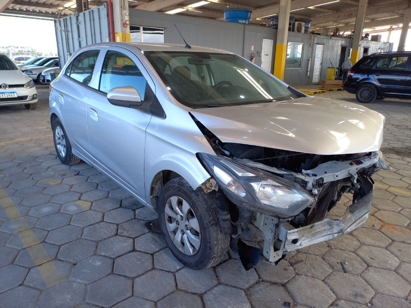 Chevrolet Onix 2018 em leilão