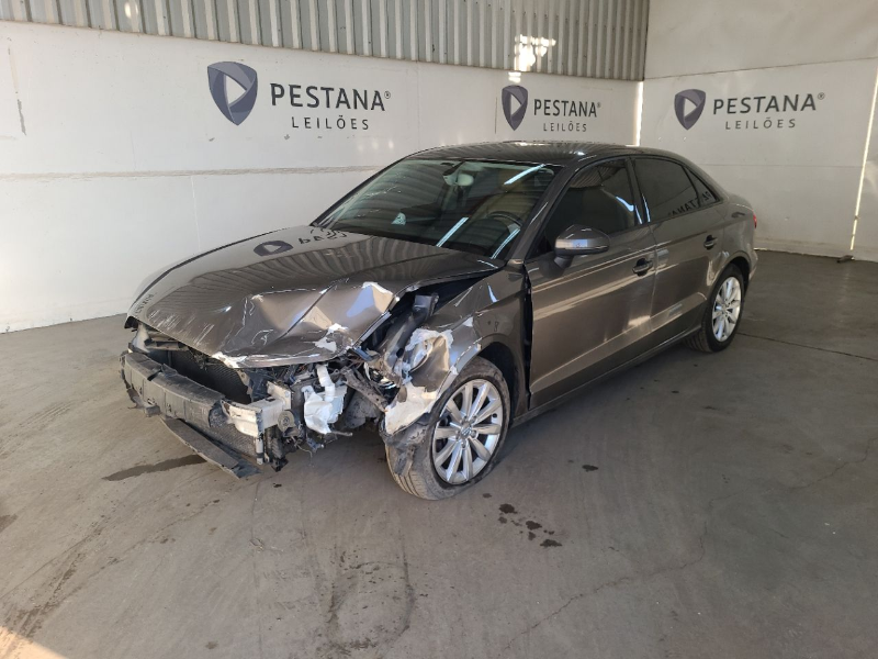 Audi A3 2015 em leilão