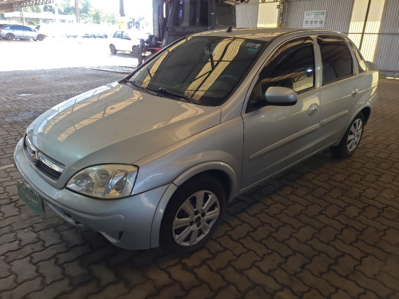 Chevrolet Corsa 2011 em leilão