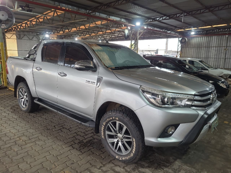 Toyota Hilux 2017 em leilão