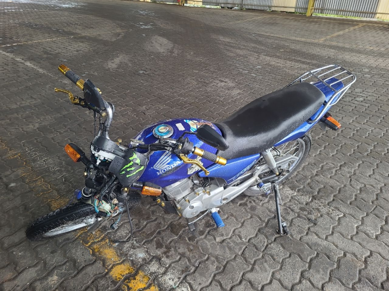 Honda CG 2004 em leilão