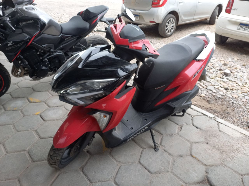 Honda Elite 2022 em leilão