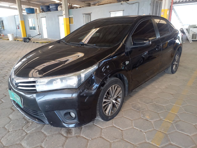 Toyota Corolla 2015 em leilão