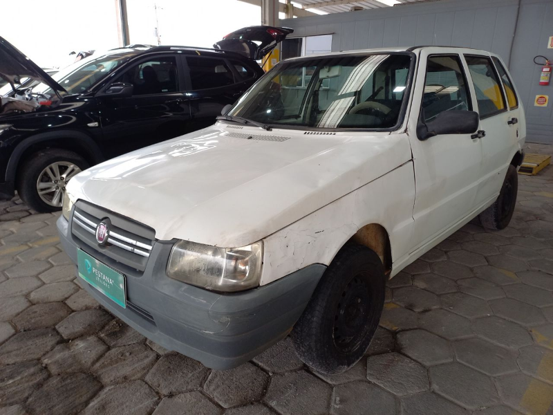 Fiat Uno 2013 em leilão