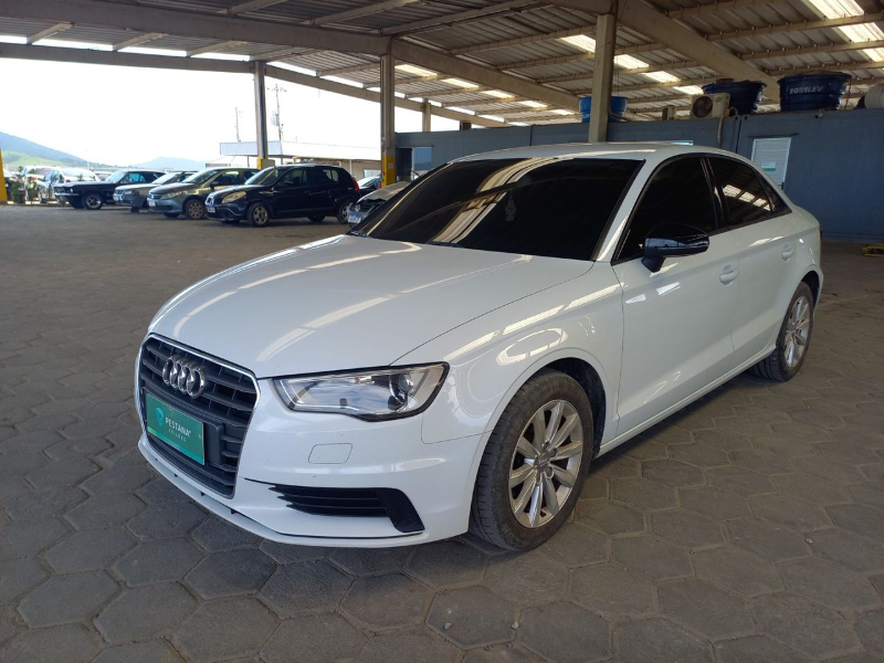 Audi A3 2014 em leilão