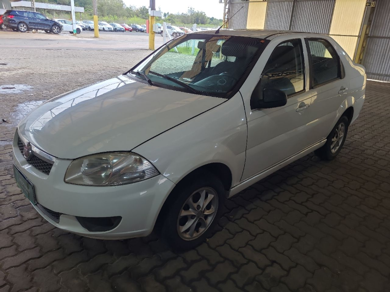 Fiat Siena 2015 em leilão