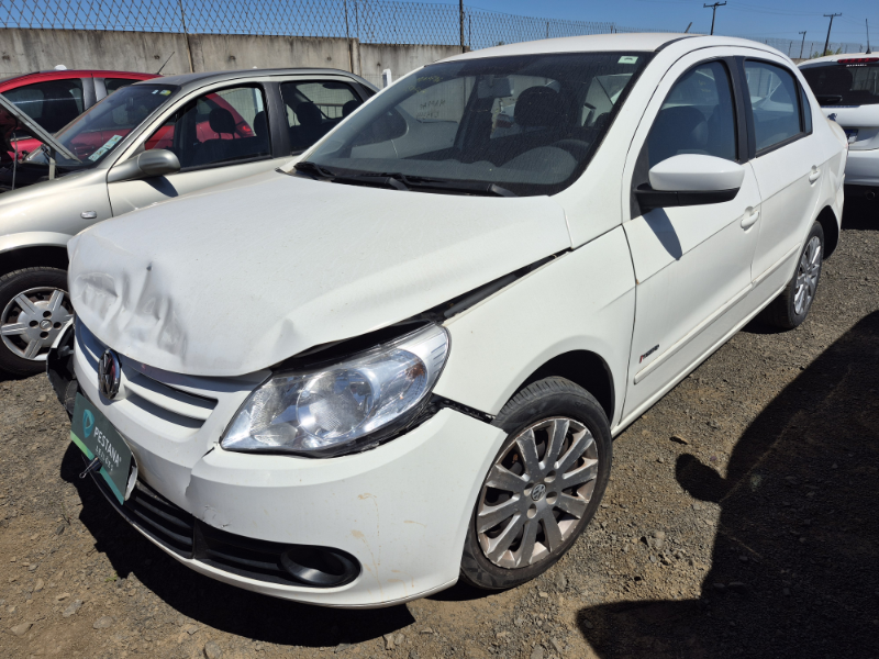 Volkswagen Voyage 2012 em leilão