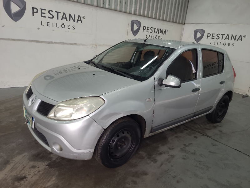 Renault Sandero 2011 em leilão
