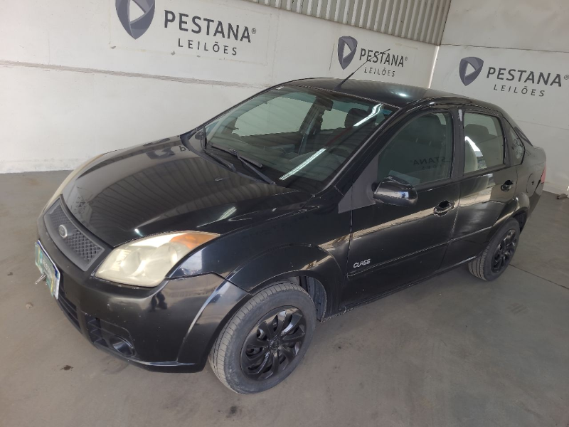 Ford Fiesta 2009 em leilão