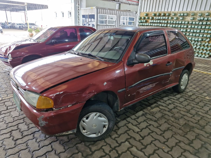 Volkswagen Gol 1999 em leilão