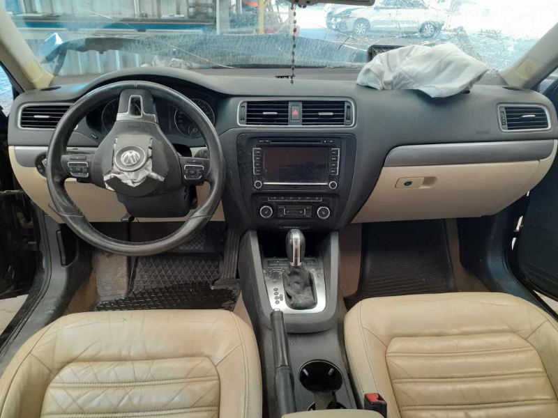 Volkswagen Jetta 2012 em leilão