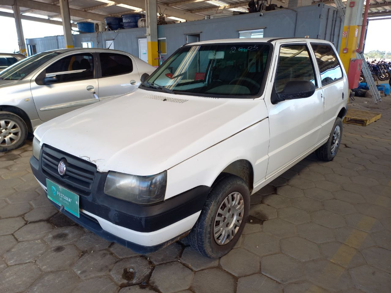 Fiat Uno 2013 em leilão