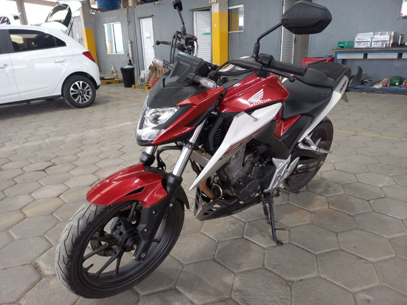 Honda CB 2026 em leilão
