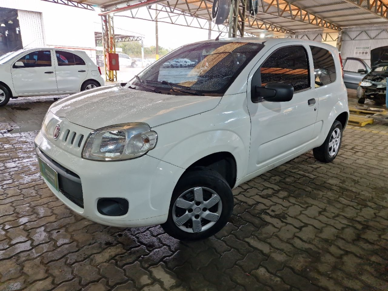 Fiat Uno 2014 em leilão — RS